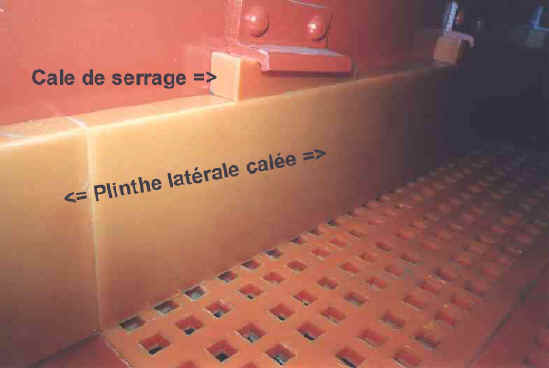 Plinthe lat�rale cal�e